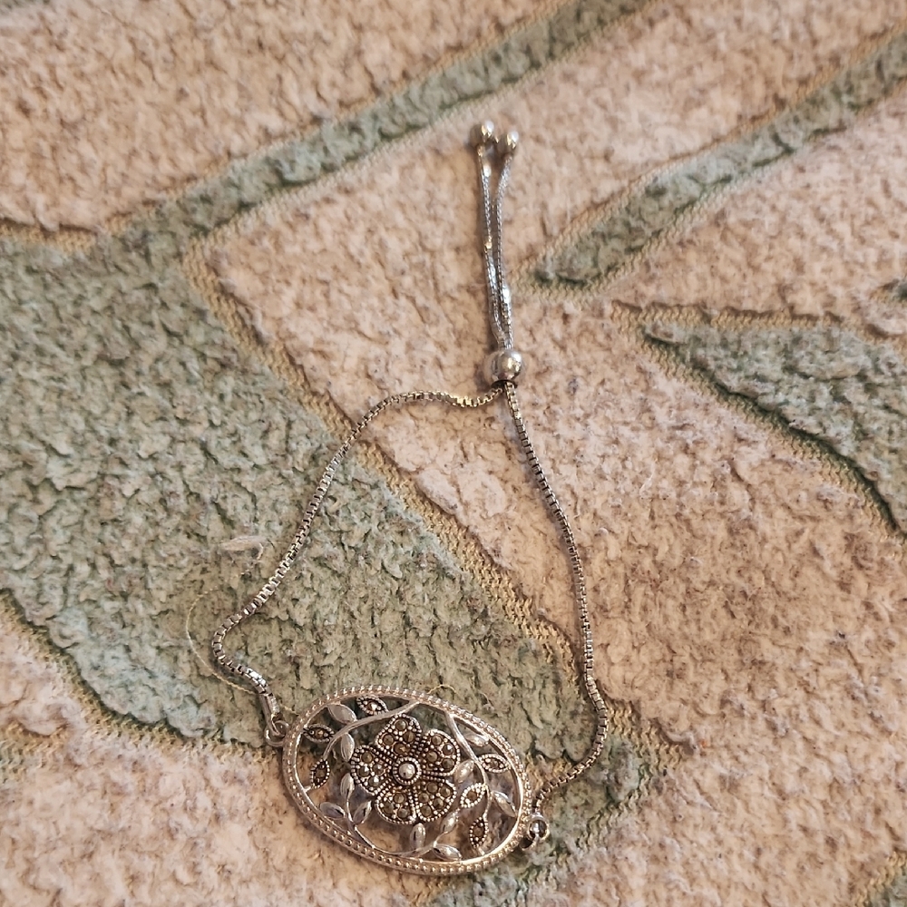 Elegant Silver Floral Bracelet